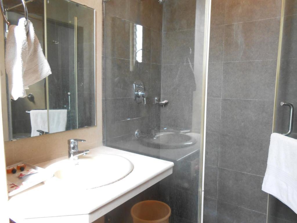 Hotel Victerrace Regency Kalkuta Pokój zdjęcie